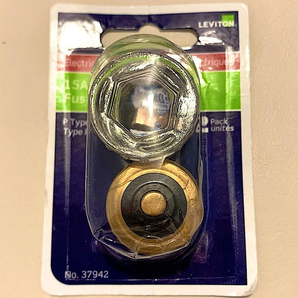 Leviton 37942 Electric Fuse 15A - 125 V AC, set of 2 - Picture 1 of 3